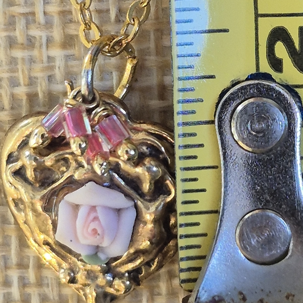 Gold Pendant Necklace With Heart Pendant With Ceramic Rose - Picture 4 of 6